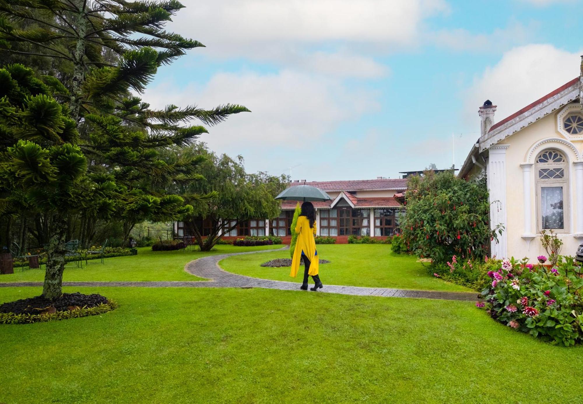 Sherlock Ooty Bagian luar foto