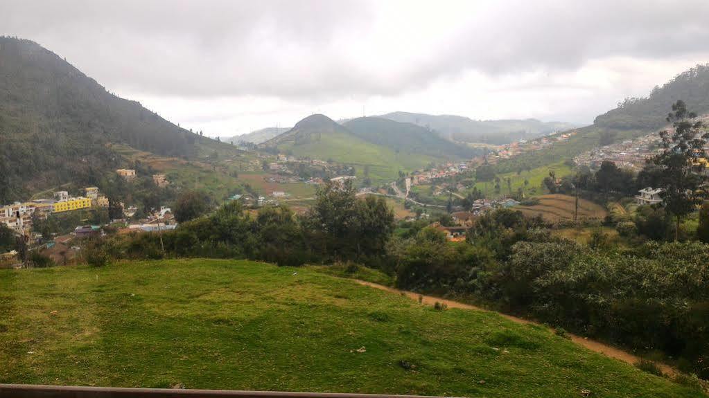 Sherlock Ooty Bagian luar foto